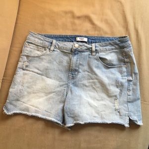 Kensie Jeans distresses Jean Shorts